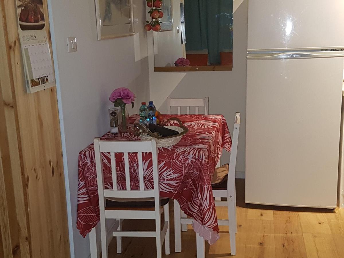 The Butterflies Wood House - B&B Reshafim