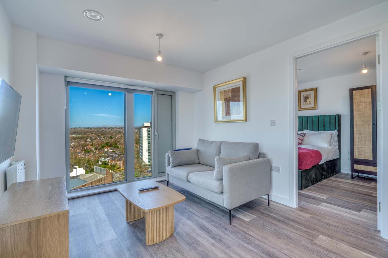 City View - Free Parking -Near Salford Royal - Sleeps 3 - Chambres d'hôtes Manchester