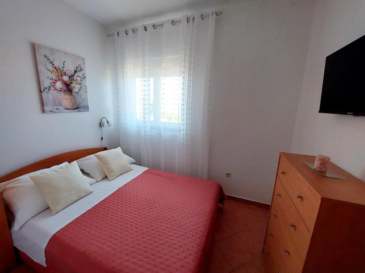 Apartments Tonći - Bed and Breakfast Primošten