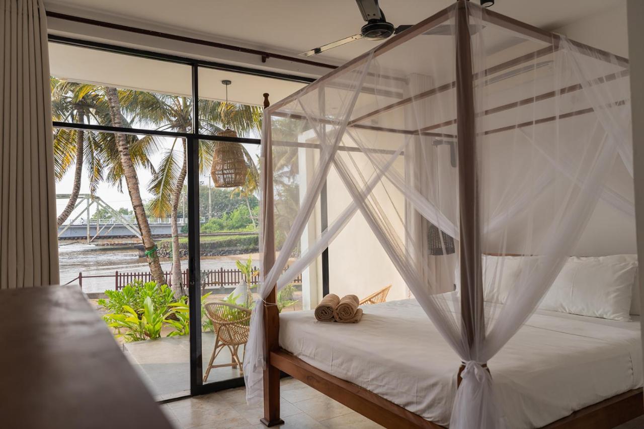 Lagoon Surfhouse - B&B Ahangama