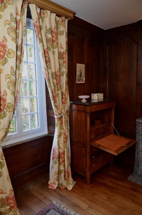 Two Connecting Double Rooms with Shared Bathroom