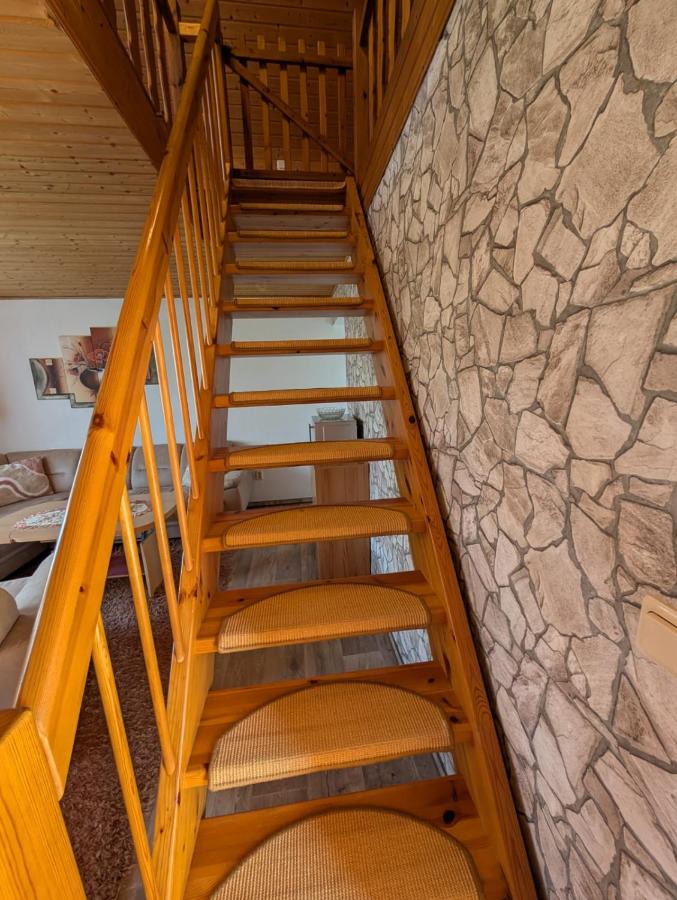 Leuchtturmblick - Ferienwohnung auf Hiddensee - Ferienwohnung Grieben