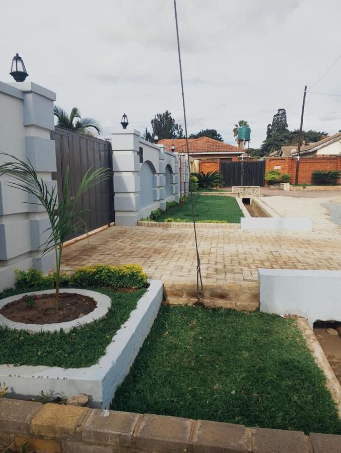 Tamayi Holiday Cottage - B&B Harare