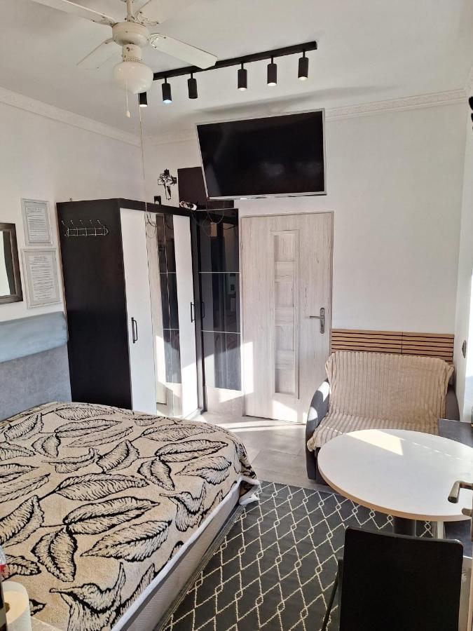 Noclegi- pokój 1 - B&B Szczecinek