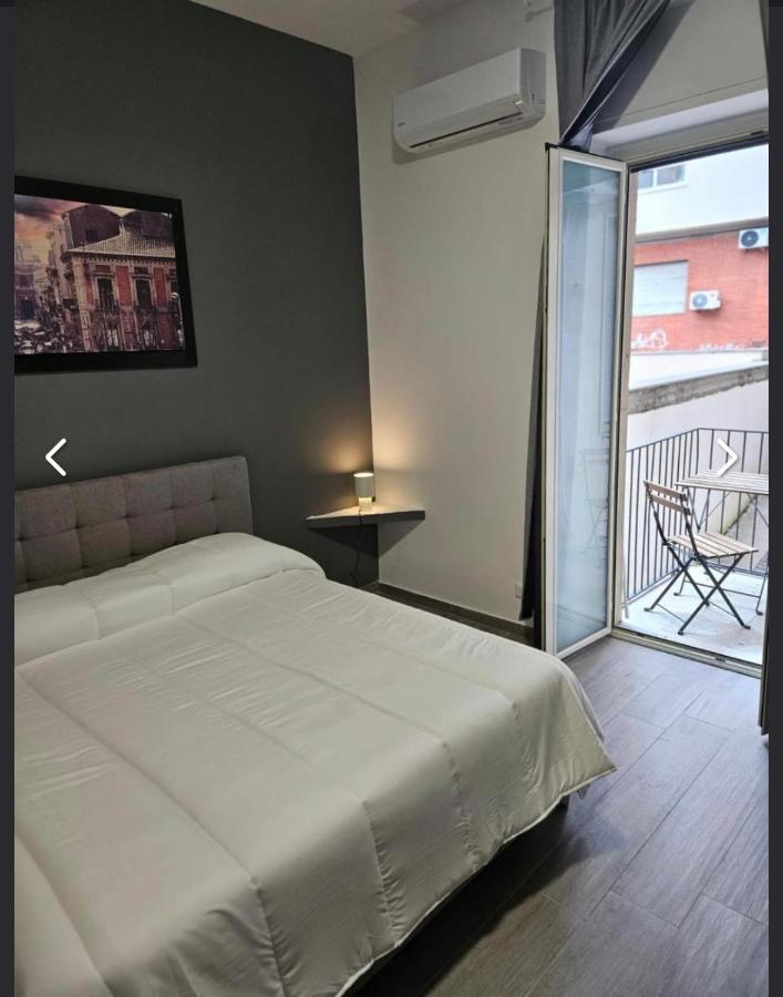 Camera Tripla Economy