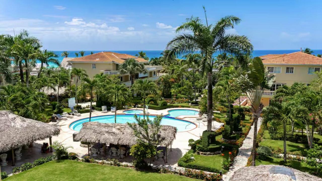 Casa Lio, Caribbean Pool Residence - Bed and Breakfast Boca Chica