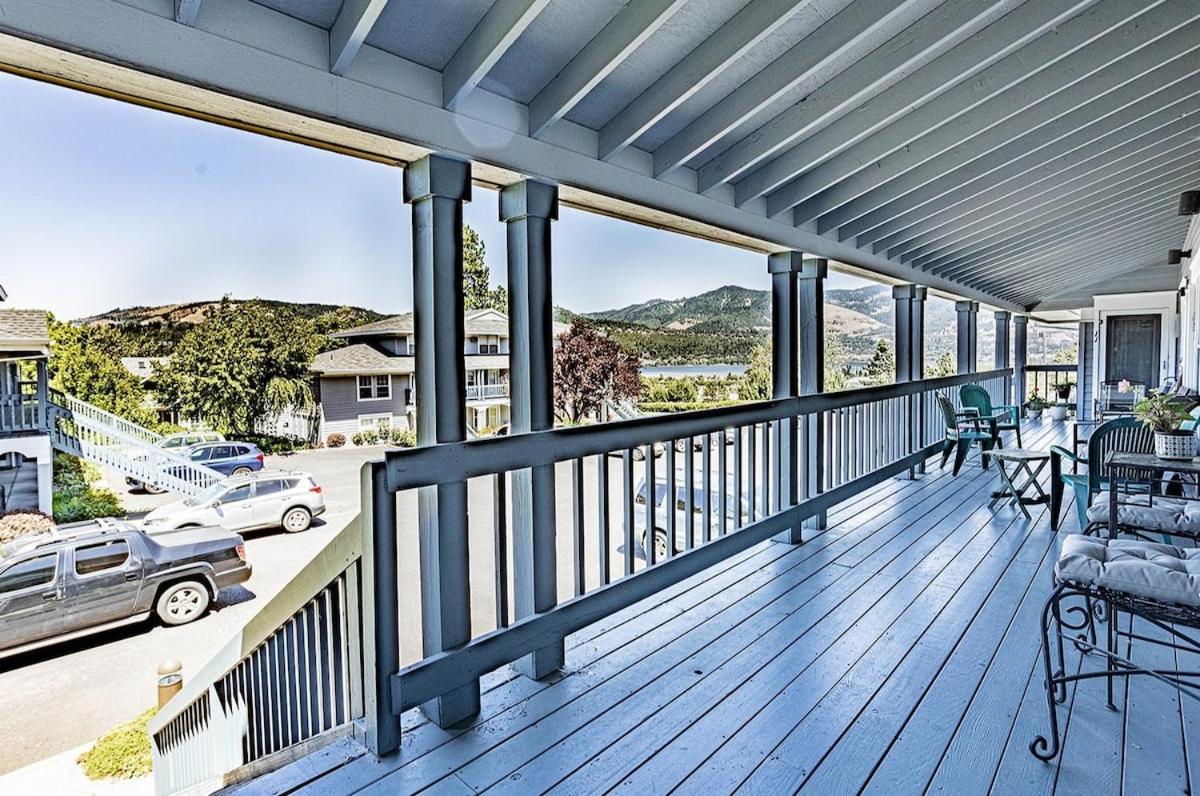 Downtown Condo 2 sept living areas Free parking - Chambres d'hôtes Hood River