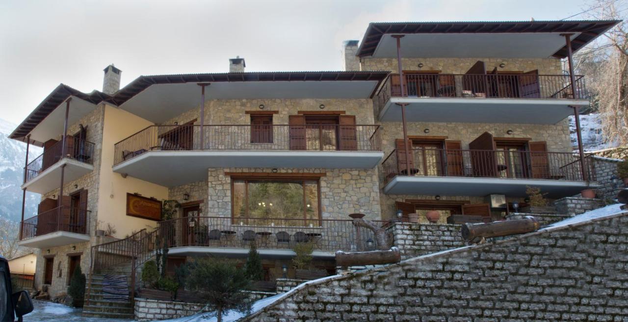 Archontiko Velousi - Bed and Breakfast Athamanía