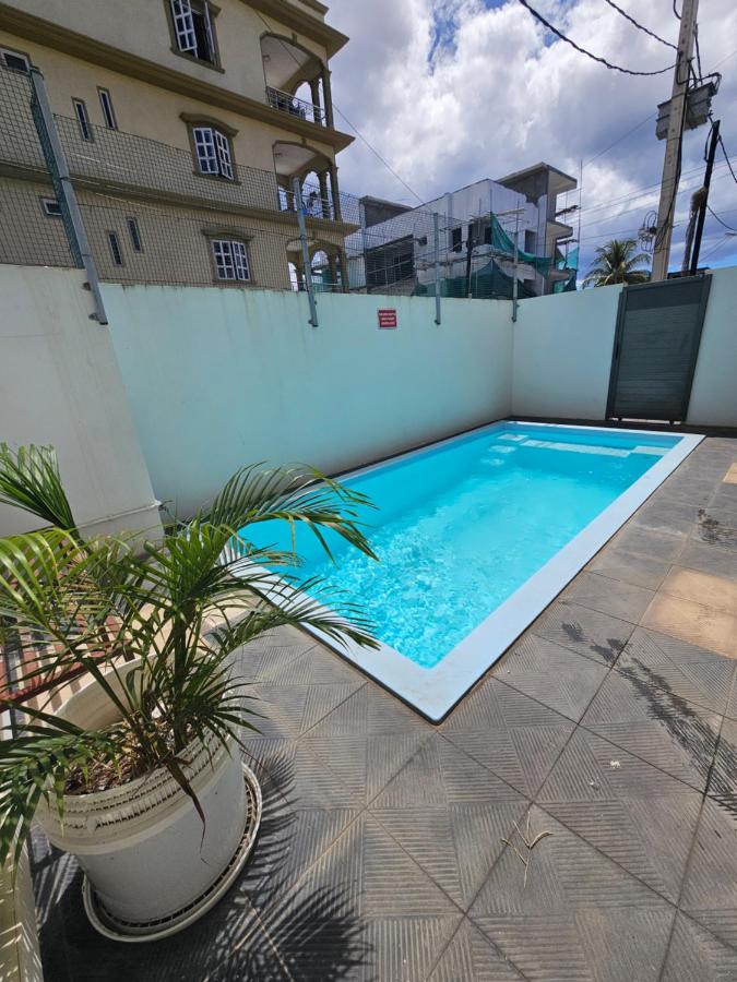3BR Coastal Retreat with Private Hot Tub - Ferienwohnung Flic en Flac
