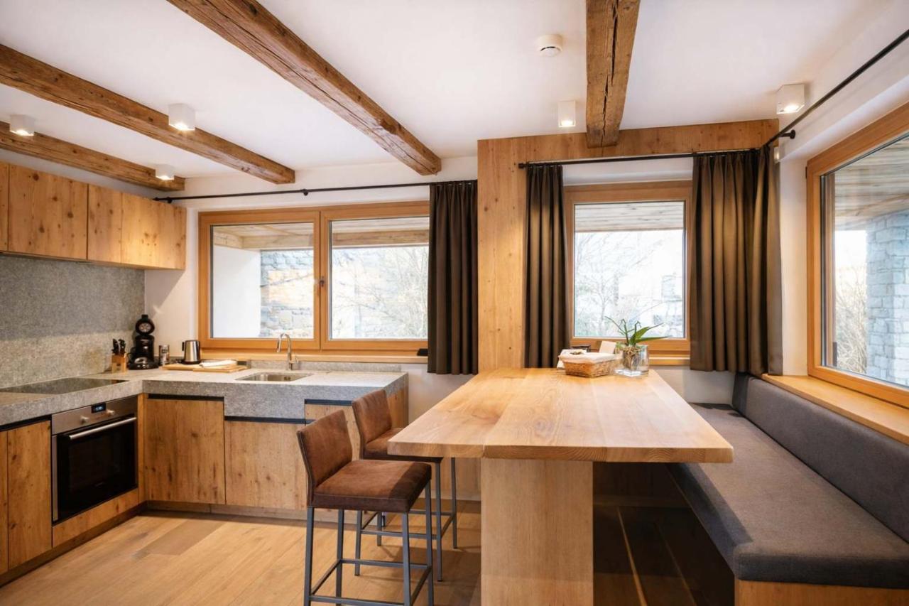 RACING Suite with Terrace, Pool & Sauna Access, AlpenLuxus Collection - B&B Kleinboden