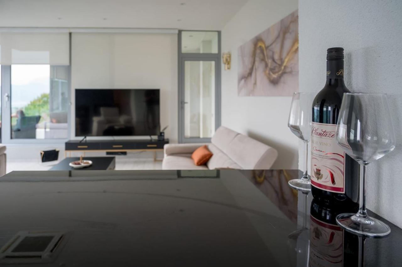 Luxury Villa Kotor Montenegro - Sea View, Pool and Sauna - Chambres d'hôtes Kotor