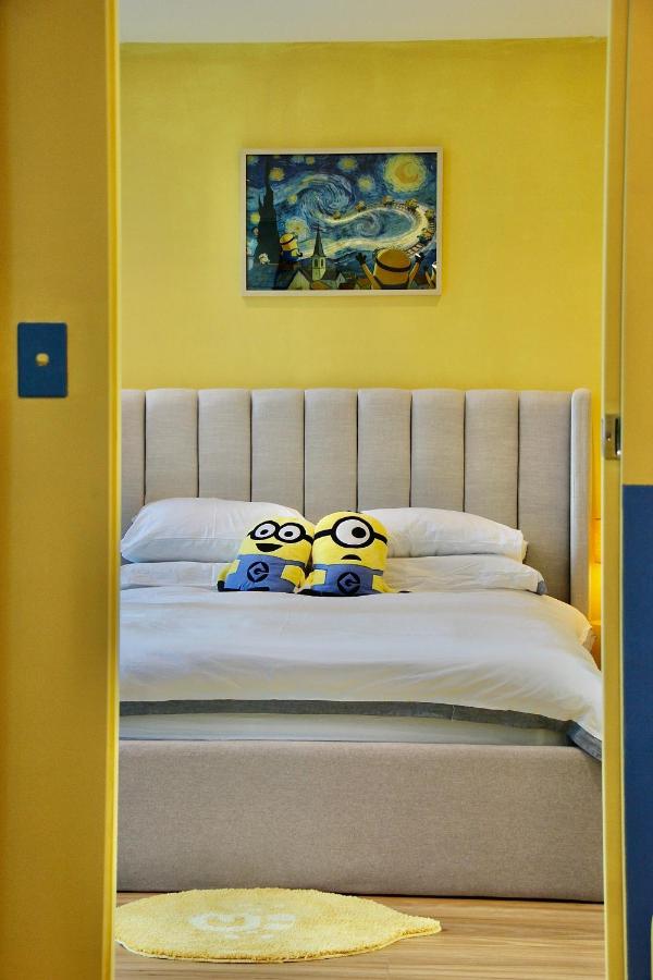 Banana Bliss - Spacious 2 Bedroom CBD Apartment with 2 Balconies, 2 Bathrooms & Parking Option - Chambres d'hôtes Melbourne