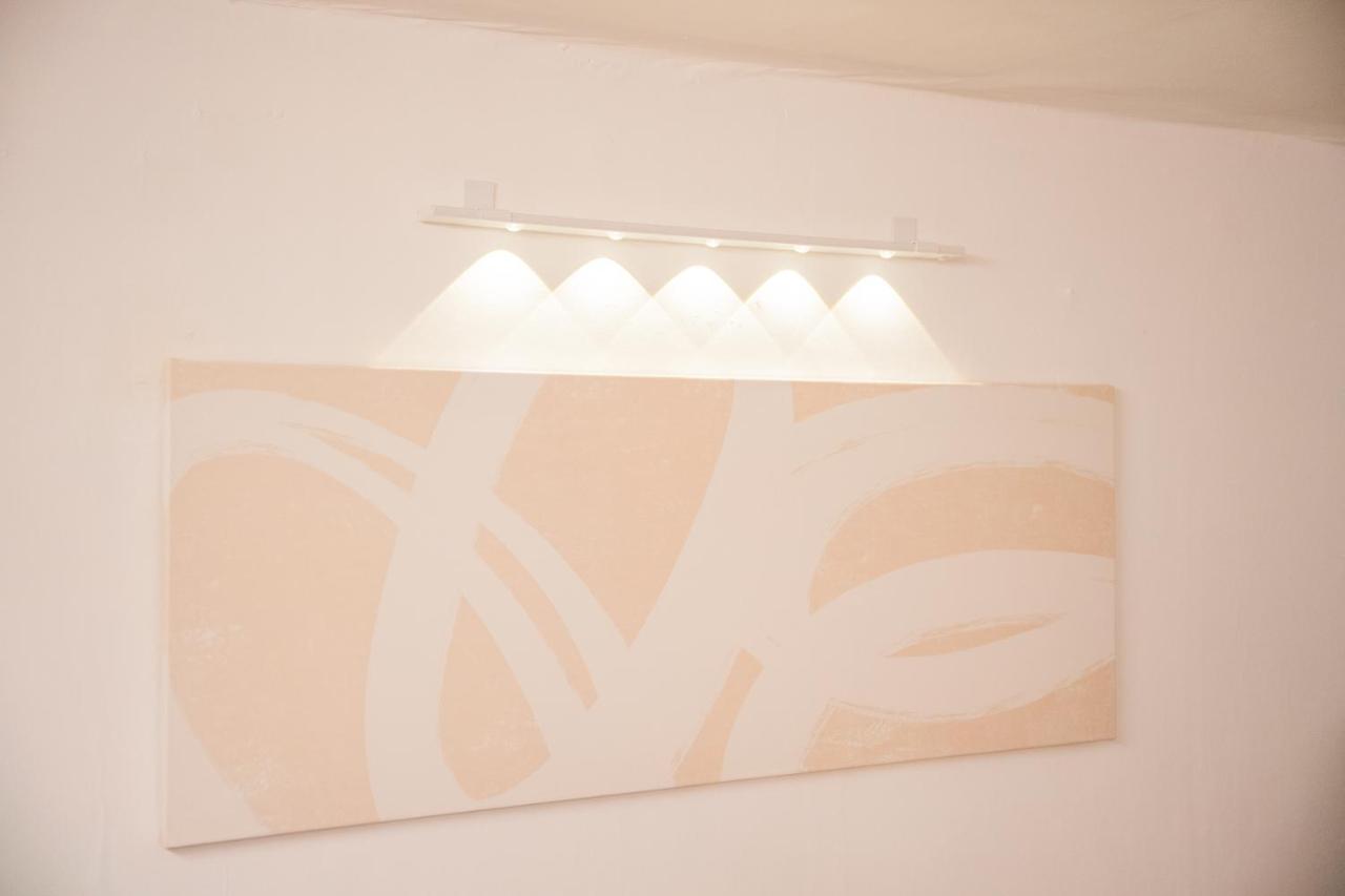 Emerald Retreat - 4 min walk from the subway station - Bed and Breakfast Seoel