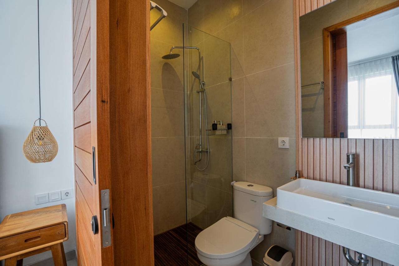 Sunset Canggu 2BR Private Pool Villa By Bali Bliss Properties - Bed and Breakfast Tambakboyo