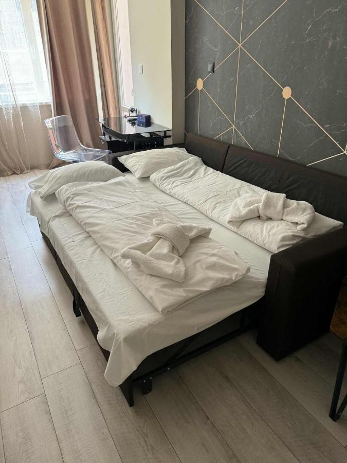 Spacious 2-Room Flat Near Metro Mall - Chambres d’hôtes Sofia