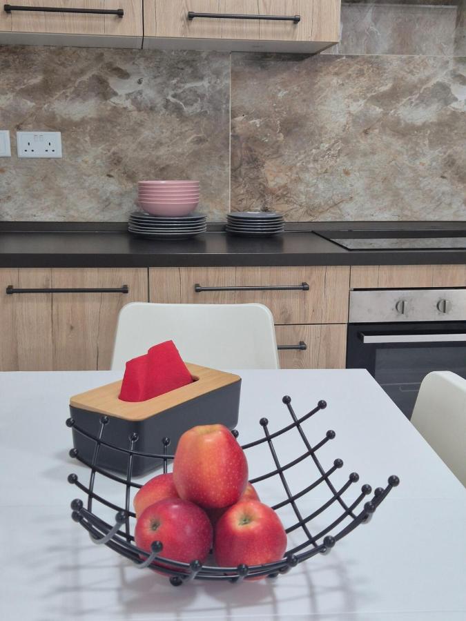 New 3BED and 3 BATH Central location - Chambres d'hôtes Gzira