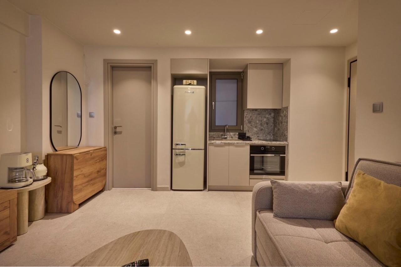 Faliro Urban Nest - Bed and Breakfast Piraeus