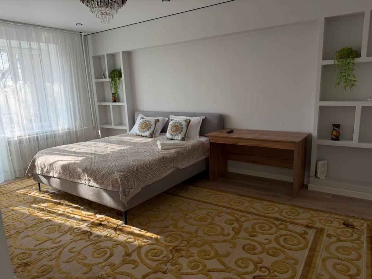 Светлая уютная квартира в тихом районе в верхней части города - Chambres d'hôtes Almaty