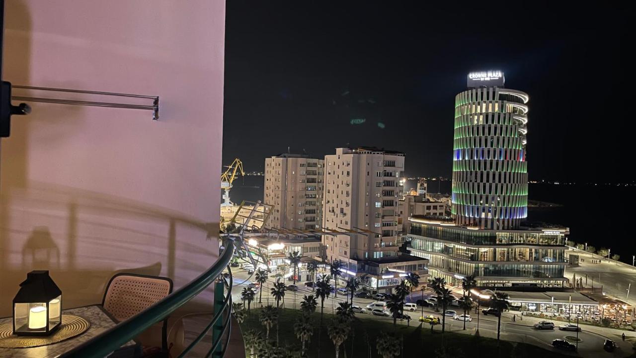 Beachfront Apartment with Full Seafront View - B&B Durazzo