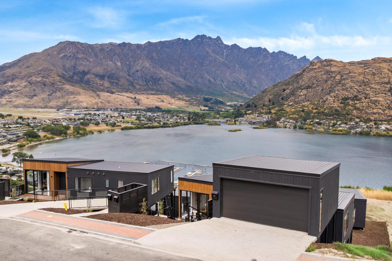 Modern 3 bed family home with breathtaking views - B&B Queenstown