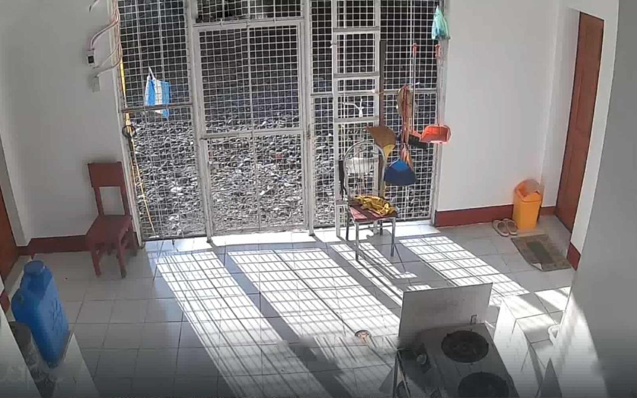 Beach House in Belison, Antique up to 8 with AC, Wi-Fi, Kitchen Fully Furnished - Chambres d'hôtes Belison