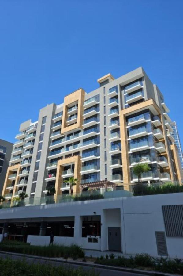 Luxurious 1BR Living in Azizi Riviera 39 - Chambres d’hôtes Dubaï