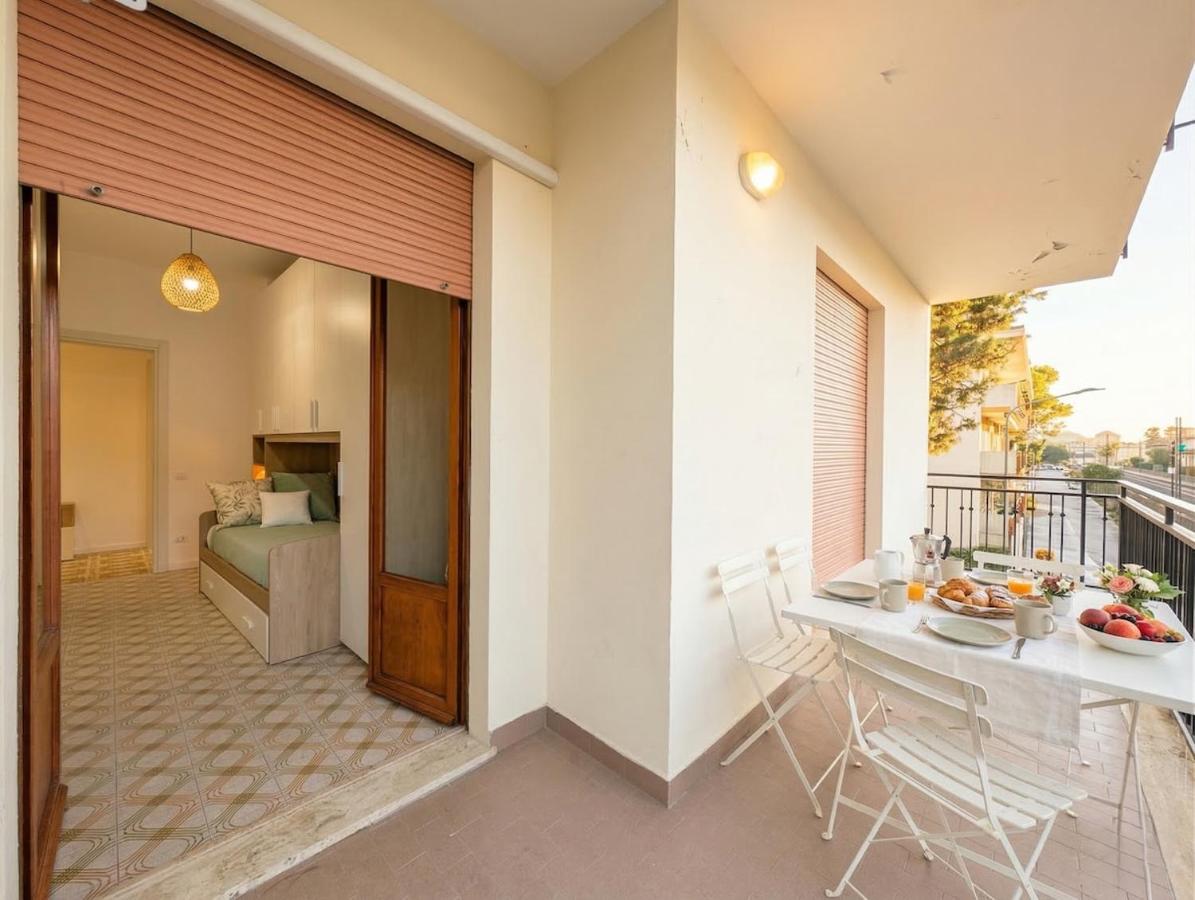 150m from the Sea - AC WiFi Balcony Sleeps 6 - B&B Grottammare