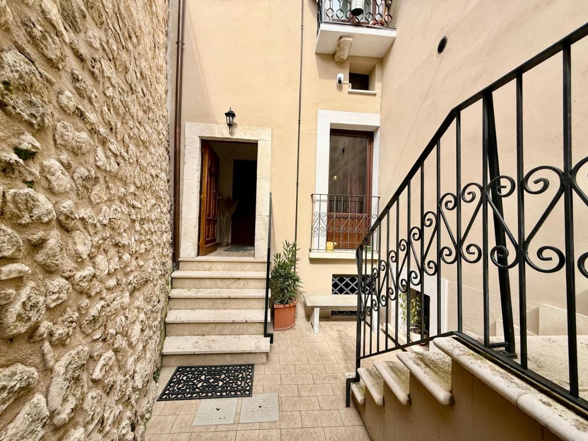 La Dimora nell'Arco MG by TraMonti Apartments - B&B L’Aquila