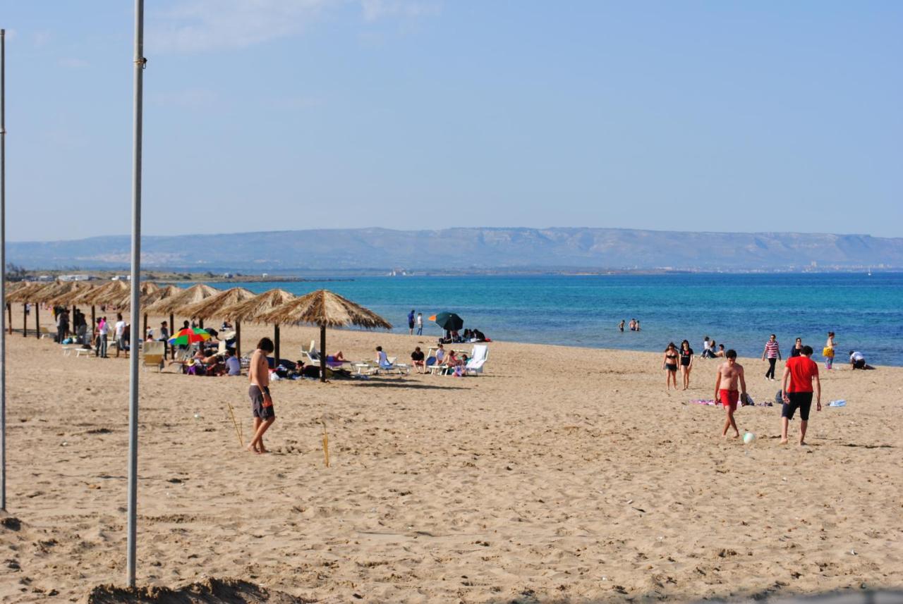 Villa Robinia, a 250m dalla spiaggia di San Lorenzo - B&B San Lorenzo