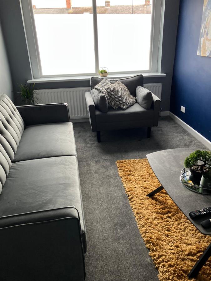 Affordable Luxury 3 Stunning Two Bed Apartment Sunderland close to City centre Hospital Crown Works Studio and Nissan - Chambres d'hôtes Sunderland