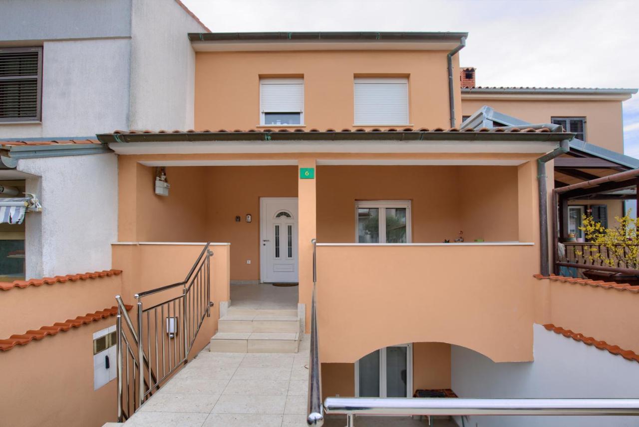 Aurelia Apartment - Terrace with Lemon Garden View - B&B Pola