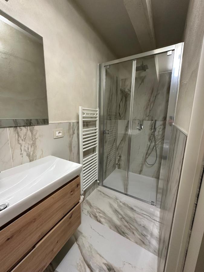 Elegant, steps from Piazza della Signoria Florence - B&B Florencia