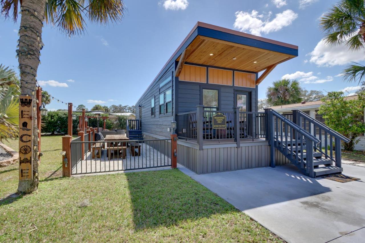 0.5 Mi to Rodeo & Events! River Ranch Tiny Home - B&B River Ranch
