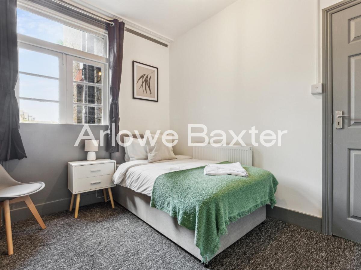 Single Room with Shared Bathroom