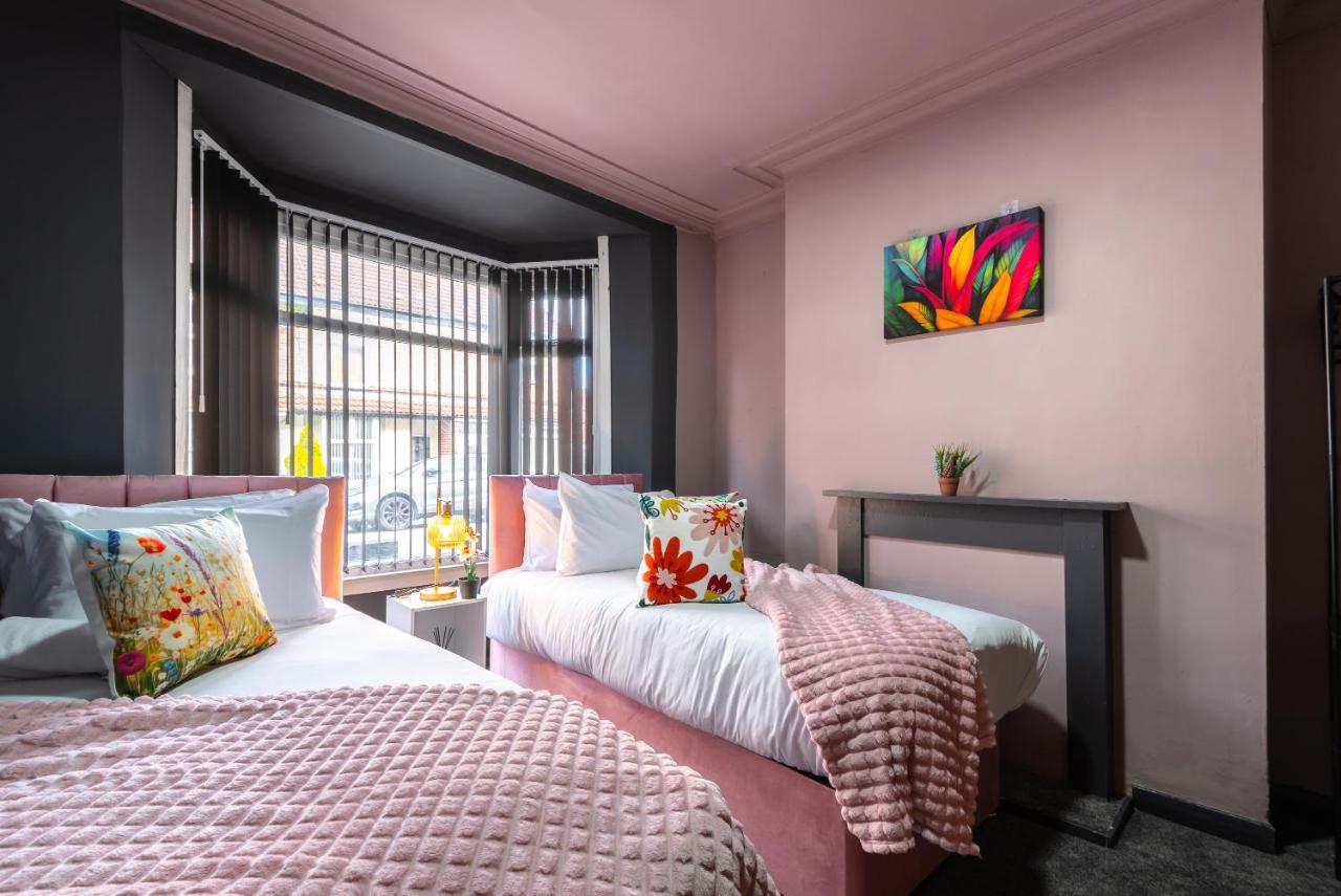 Amen 4 Bedroom Garden Street Parking 2 Bathroom - Perfect for Contractors, Groups - B&B Hull