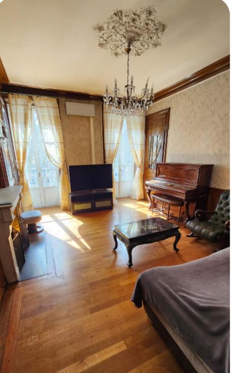 Grand 100 m2 à 5 min de Bellecour - B&B Lione
