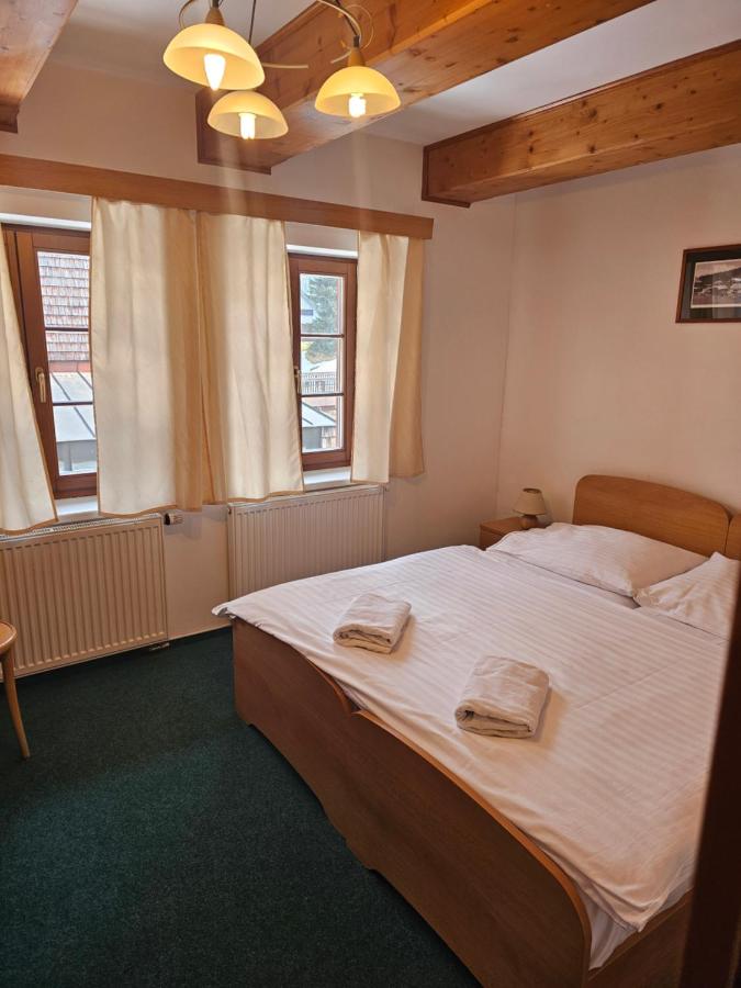 Camera Matrimoniale/Doppia con Letti Singoli