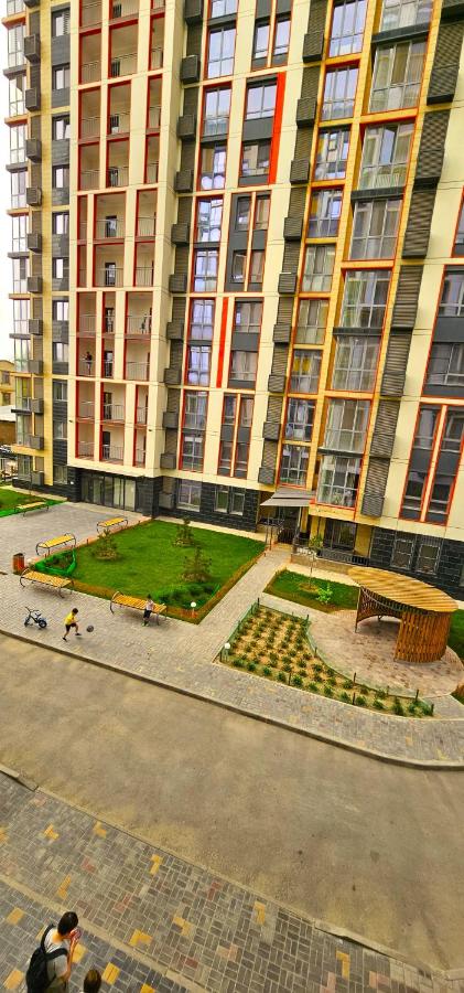 Великолепная в ЖК Raiymbek - Bed and Breakfast Almaty
