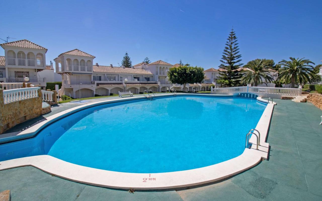 Al Andalus frente a la piscina - Playa Cargador ALBERT VILLAS - Chambres d'hôtes Alcocéber