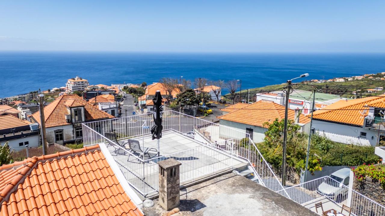 Social Lodge Galinho House - Sea View - Calheta - Chambres d’hôtes Estreito da Calheta