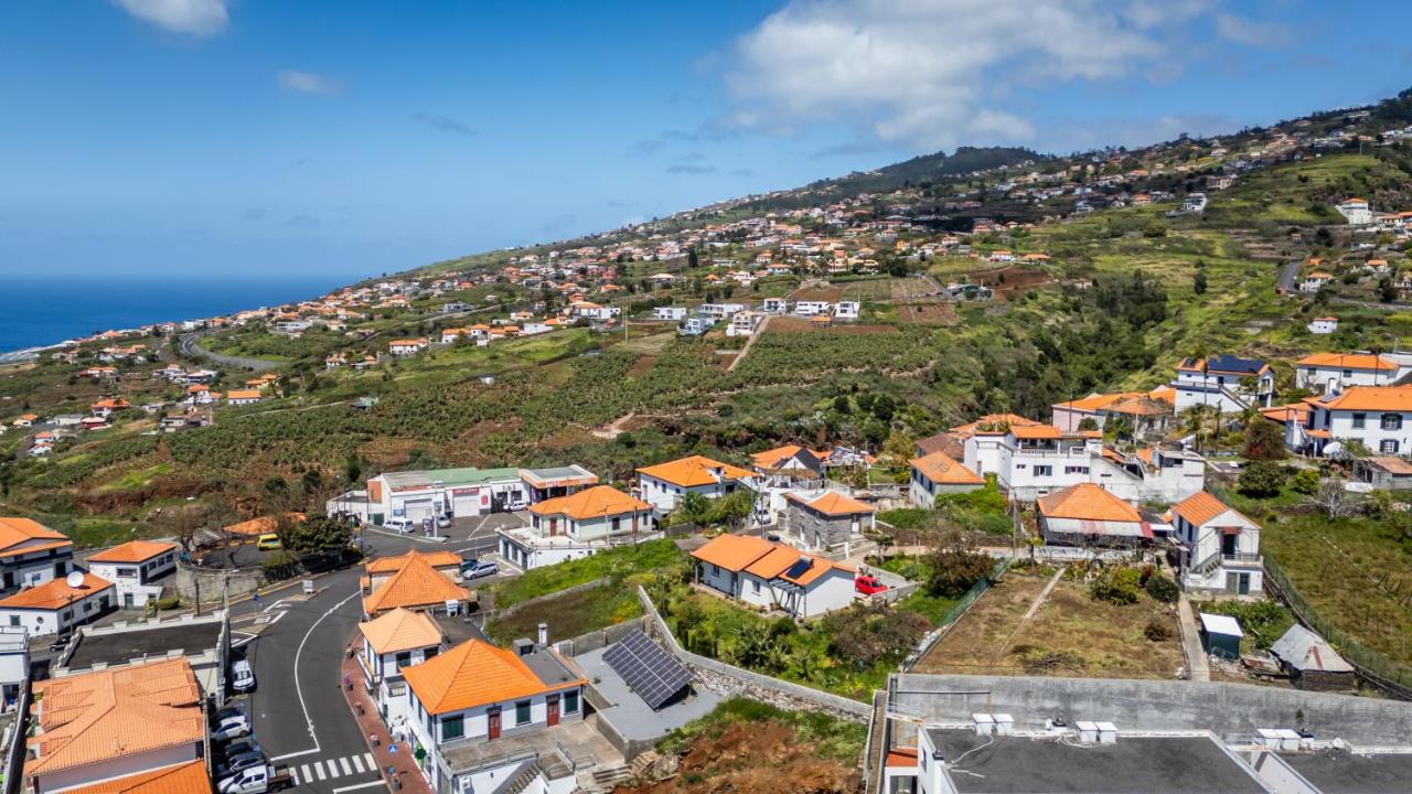 Social Lodge Galinho House - Sea View - Calheta - Chambres d’hôtes Estreito da Calheta