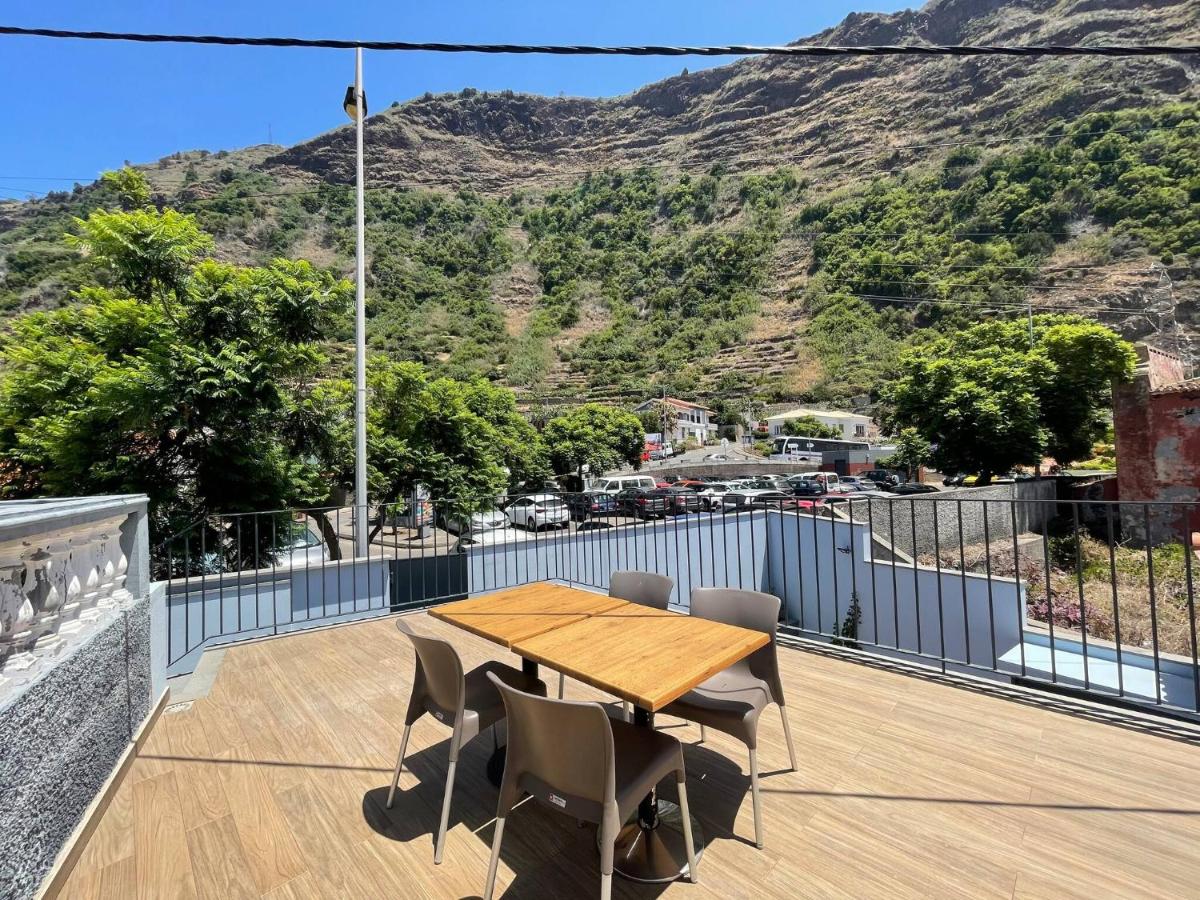 Casa AZUL Apartments - Chambres d’hôtes Jardim do Mar