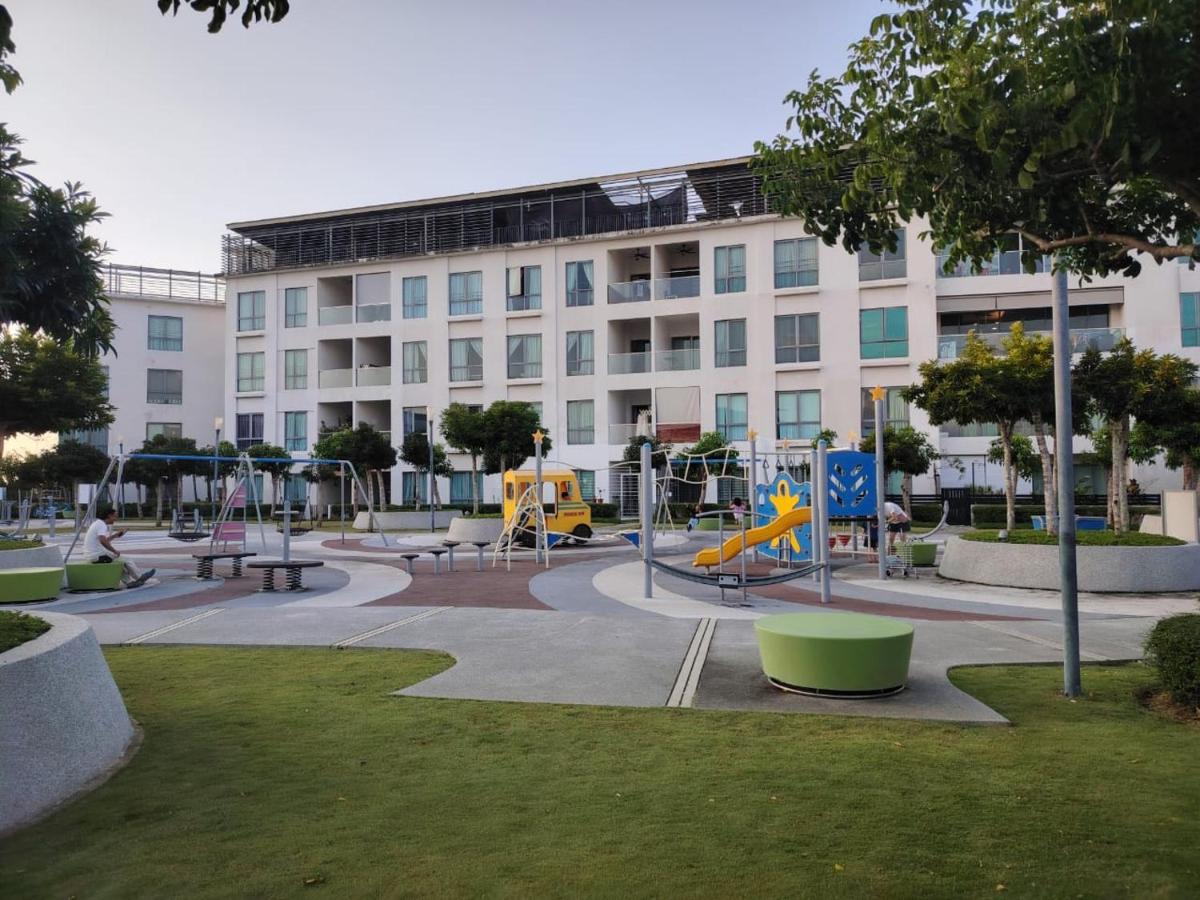 Imago Mall, Green Budget stay Loft A - Bed and Breakfast Kota Kinabalu