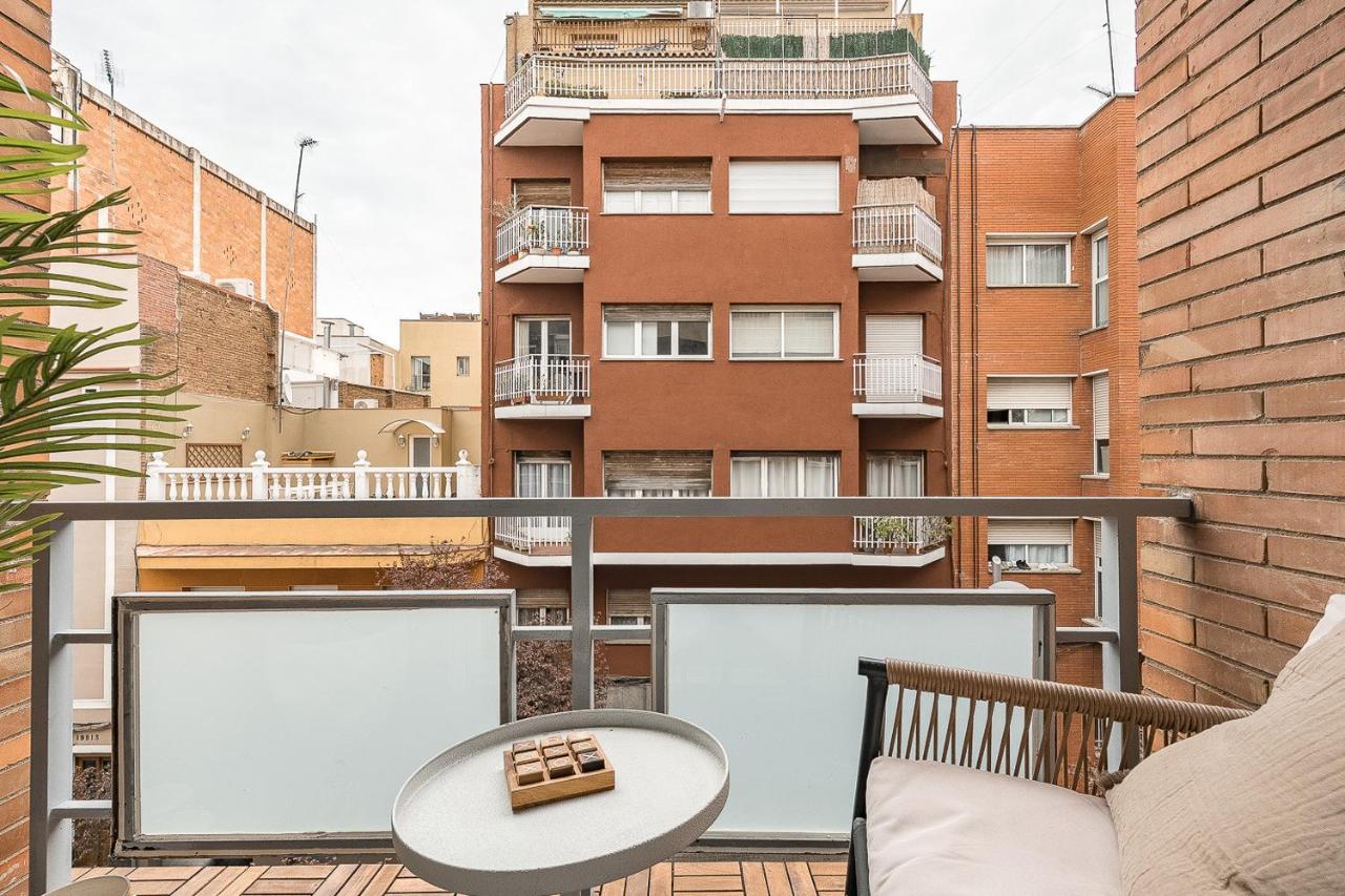 Beautiful apartment with Balcony in Barcelona - Chambres d’hôtes Barcelone