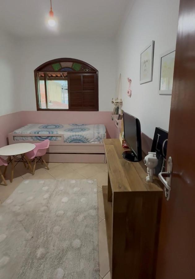 Casa com área de lazer em Xerém - Chambres d'hôtes Duque de Caxias