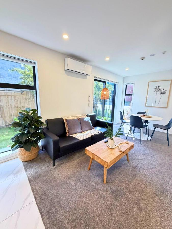 Central 2 Bedroom Townhouse with Private Yard - B&B Christchurch
