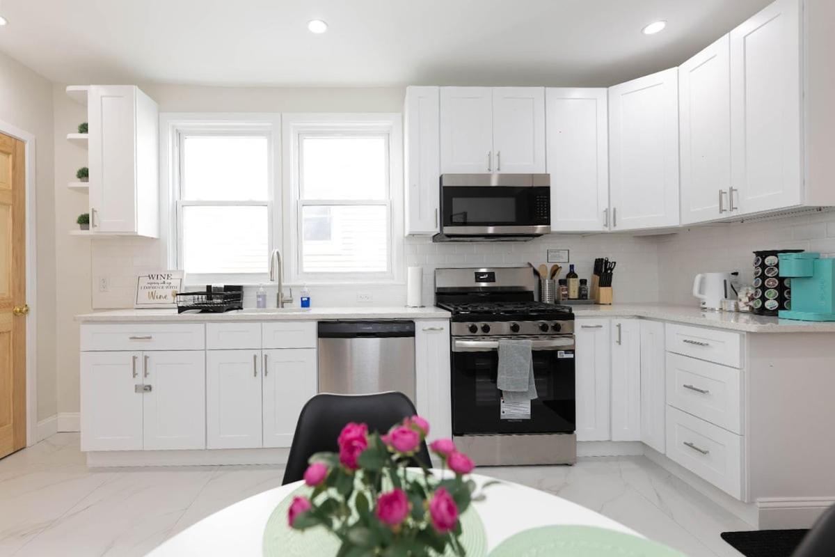 Cozy 3BR Stay in Stamford & Near Old Greenwich - Chambres d'hôtes Stamford