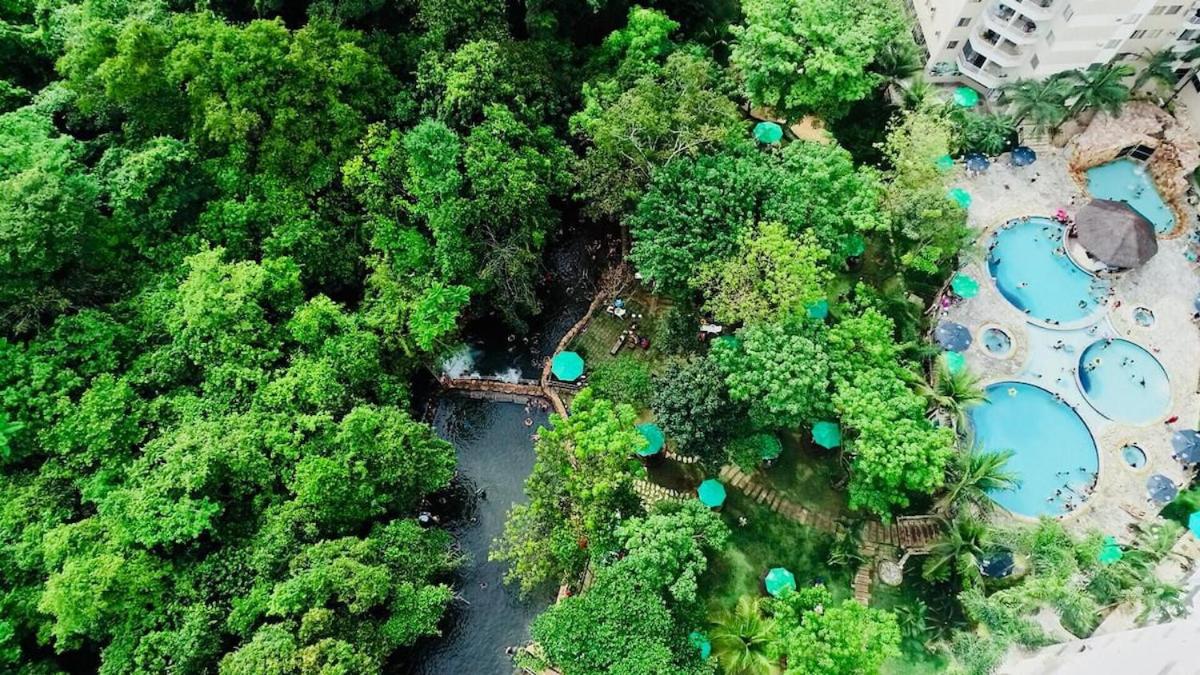 Flats Paradise • Vista Rio e Piscinas • Prox HotPark - Bed and Breakfast Rio Quente