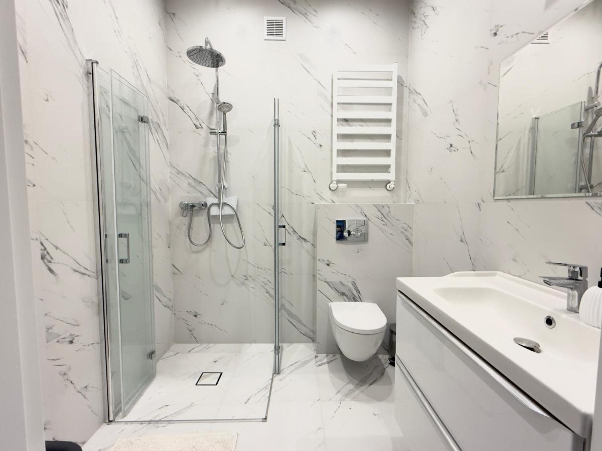 ApartEŁK "różowa" kamienica - Chambres d'hôtes Ełk