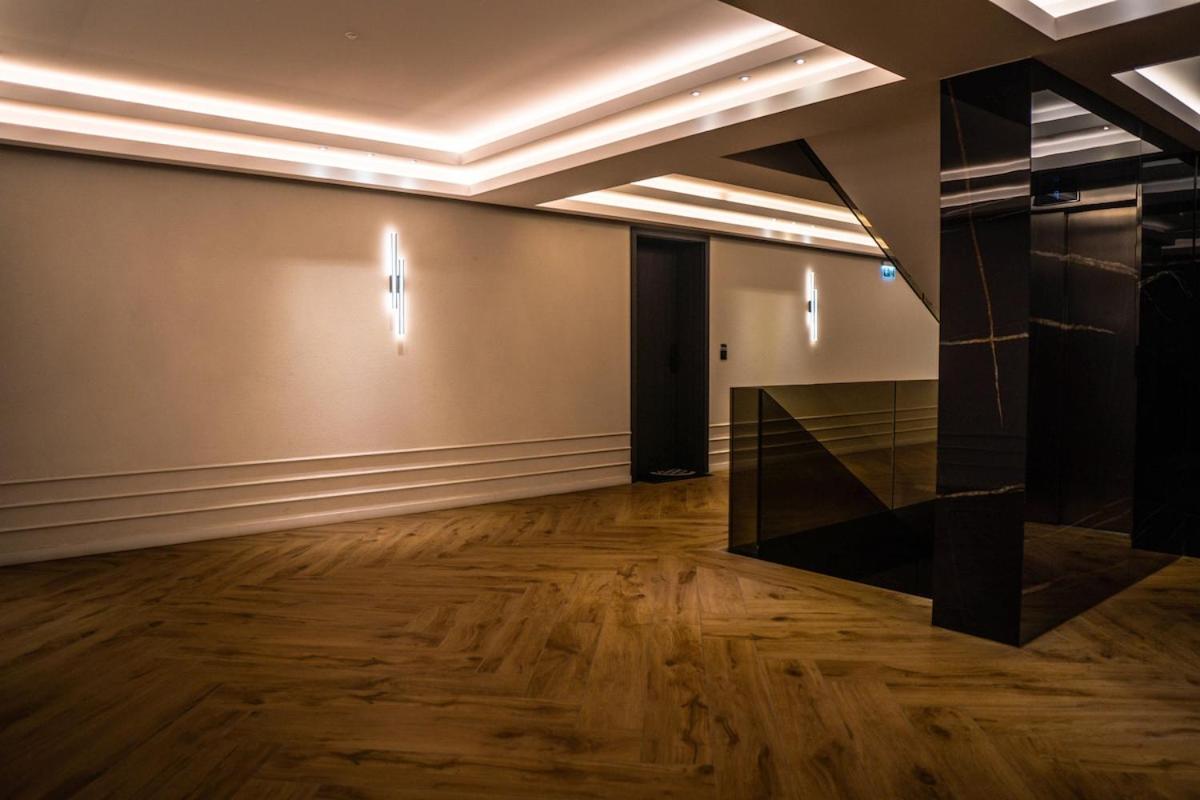 Cosmopolit Stay Apartament - Downtown Charm - Ferienwohnung Kronstadt